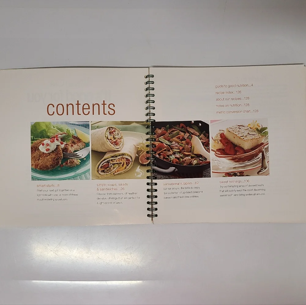The Pampered Chef Healthy Family Cookbook & Scalloped Canapé Bread Tube Bundle